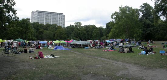 Thaiwiese mit mobilen Kochständen