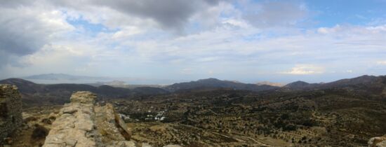 Blick nach Nordwesten: Χώρα und Πάρος